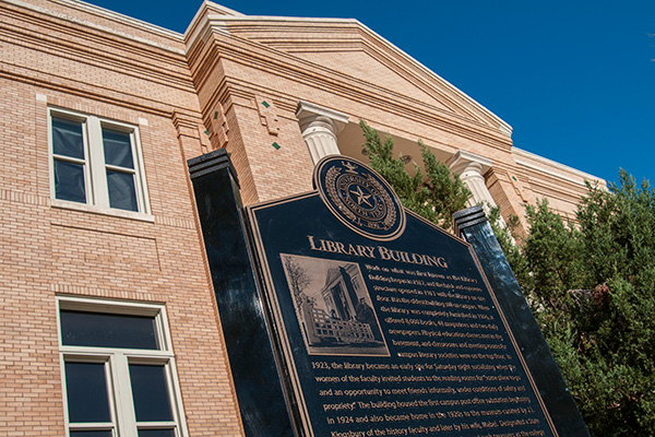 Library Building historical sign at Curry Hall (Photo by Jonathan Reynolds)