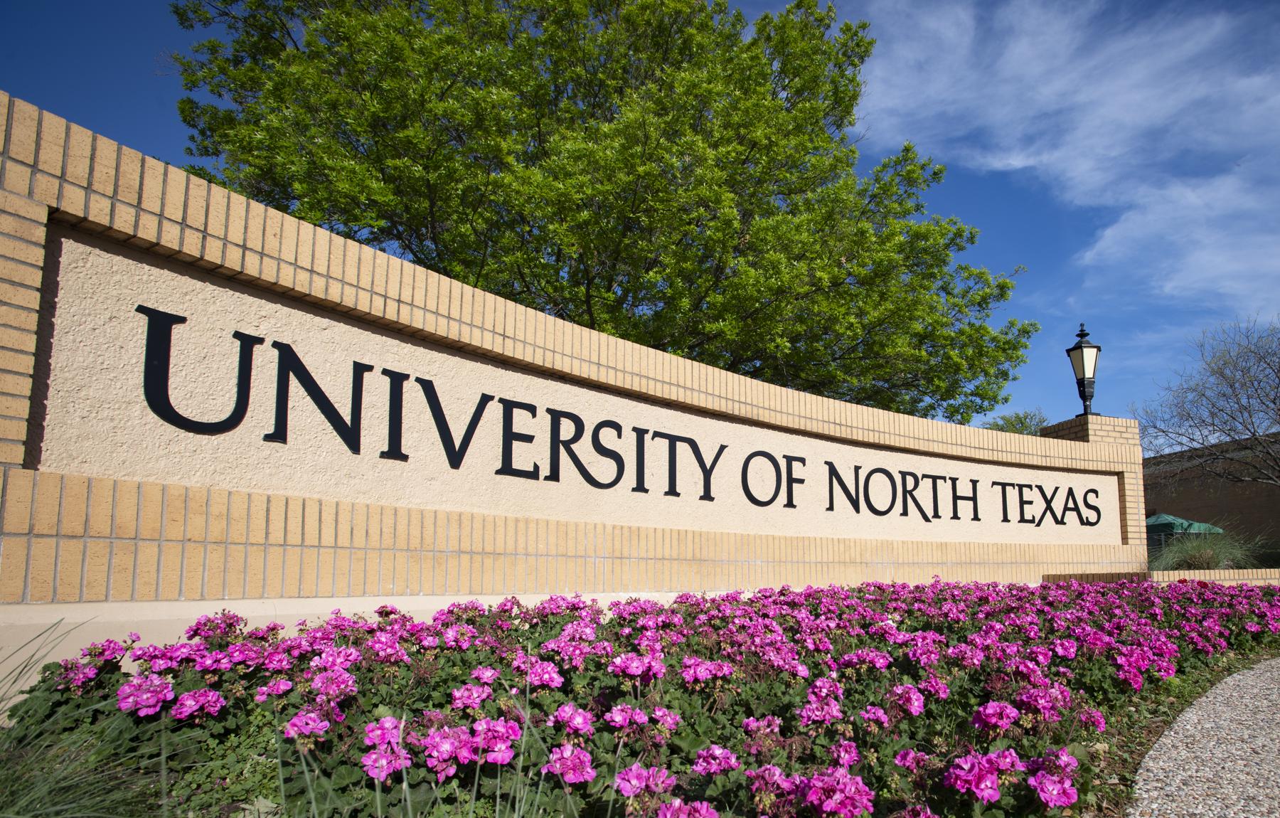 Photo of monument saying "University of North Texas"