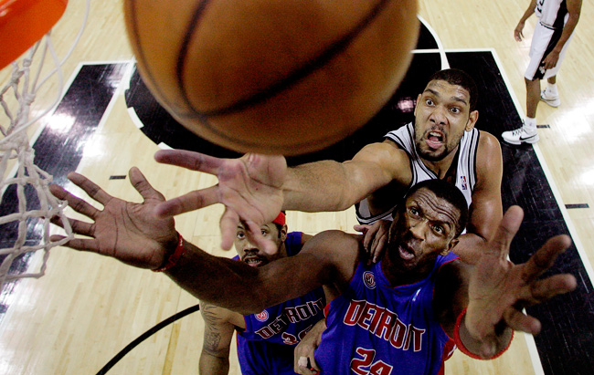 NBA basketball game in San Antonio, Jan. 10, 2008