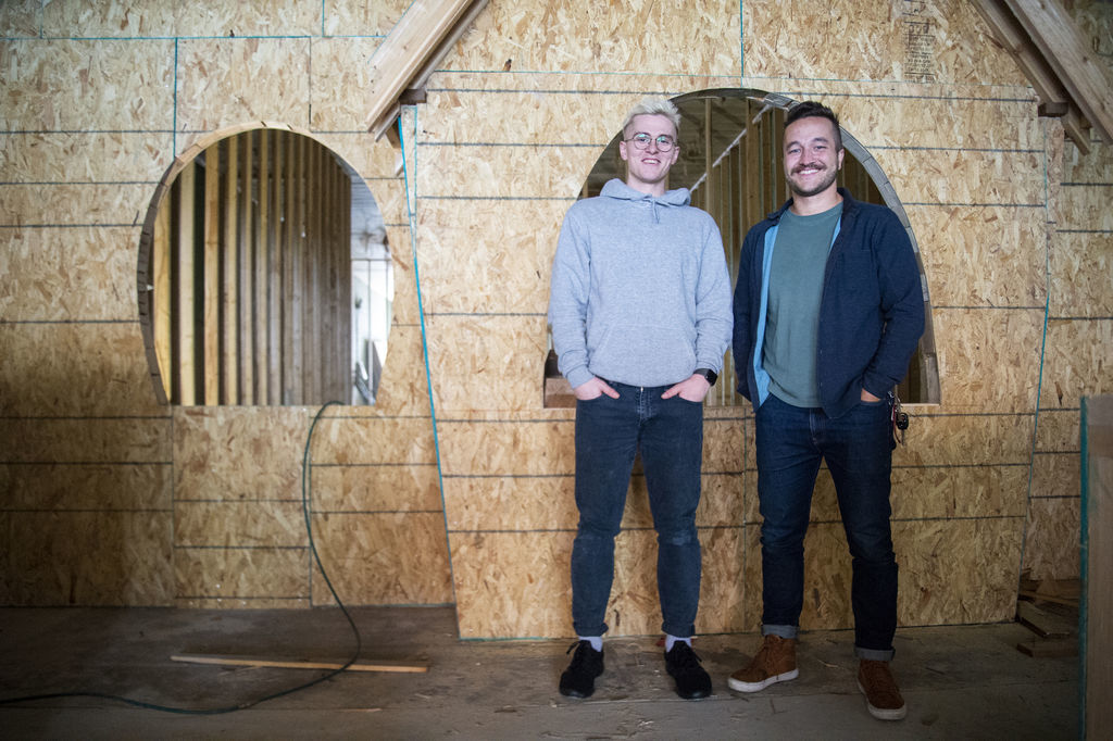Alex Sparks (left) and Bret Hawkins own Gnome Cones. (Photo by Jake King/Denton Record-Chronicle/dentonrc.com.) 