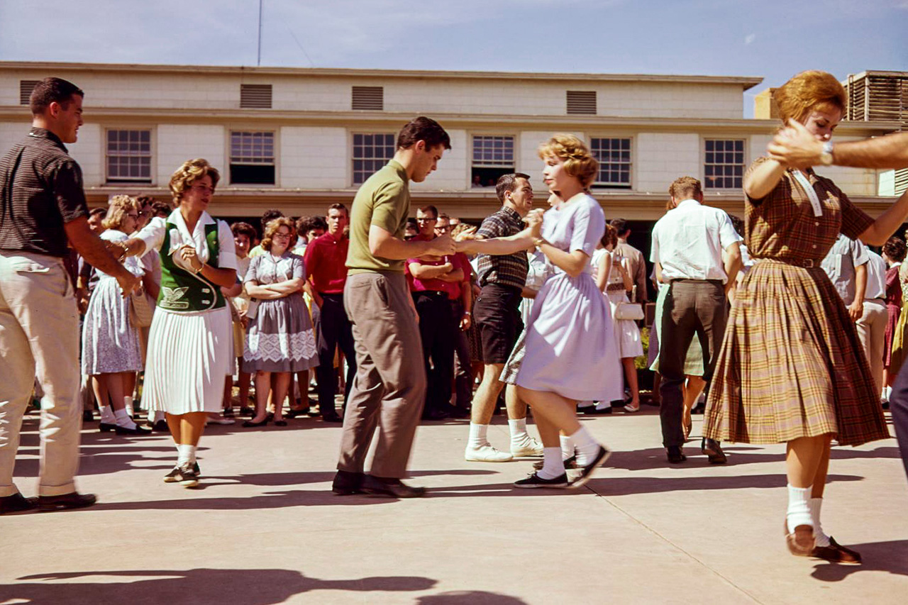 UNT's 1960's Students Push Dance